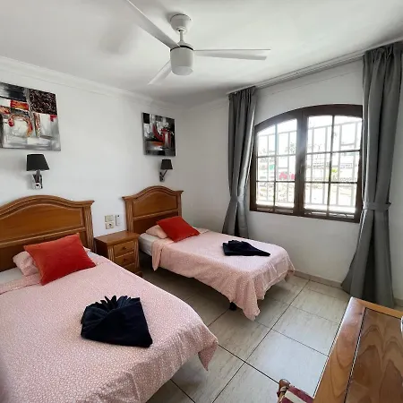 La Cumbre 7a - 2 Bed/2 Bath - 1st Floor - Uk Tv - Wi-fi * Puerto del Carmen (Lanzarote)