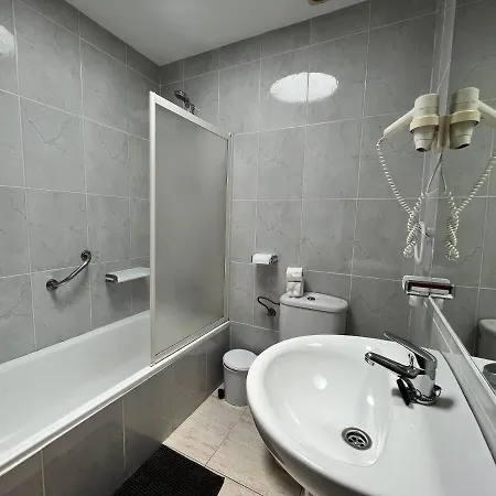 شقة La Cumbre 7a - 2 Bed/2 Bath - 1st Floor - Uk Tv - Wi-fi *